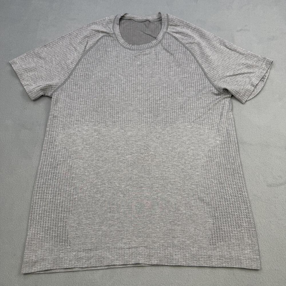 Lululemon Shirt Mens Small Gray Short Sleeve Mesh Running Tee Athletic Top